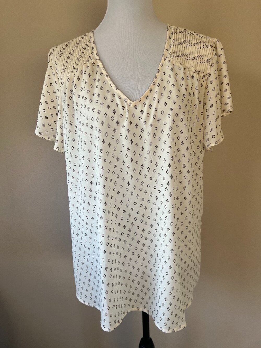 Maurices Atwood Flutter Sleeve Top Blouse - Size XXL - Ivory
